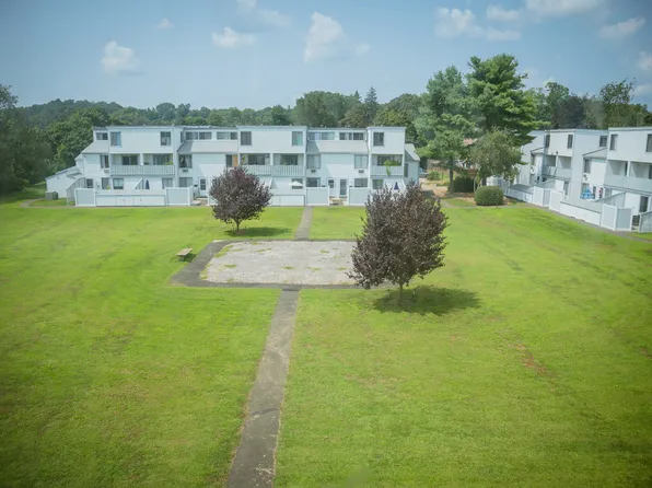 14 Hamre Lane #C, Branford, CT 06405