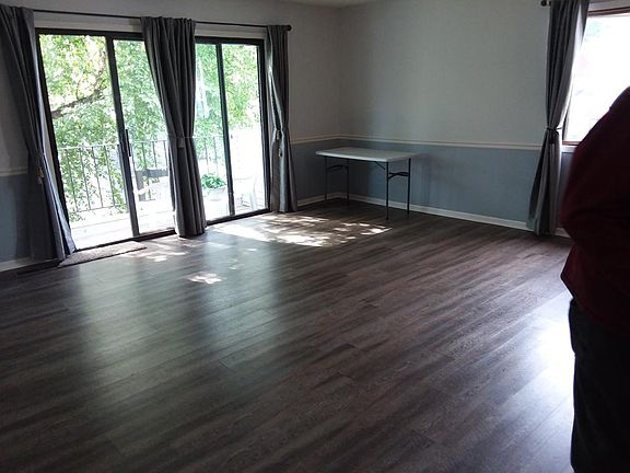 Living room 17' X15'