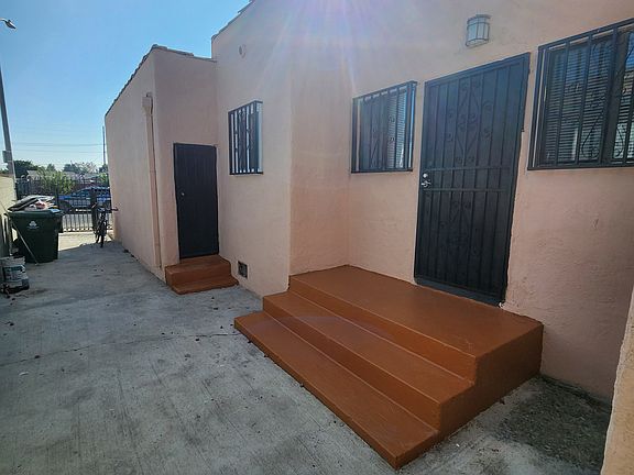 Side entry porch