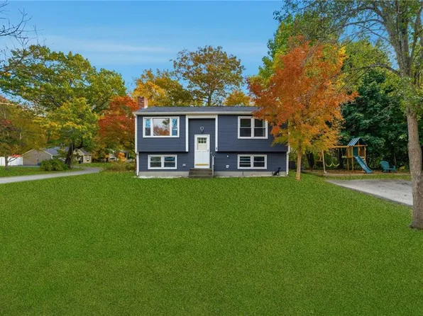 6 Hazelton Rd, Barrington, RI 02806
