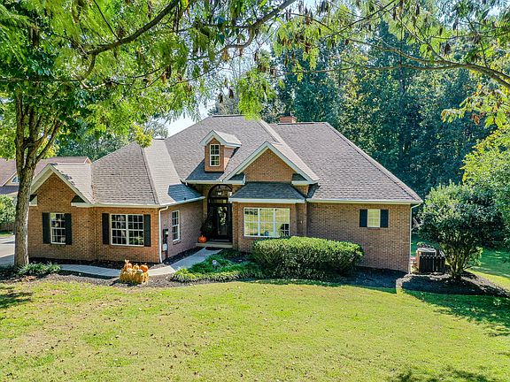 2nd image of 106 Driftwood Ct