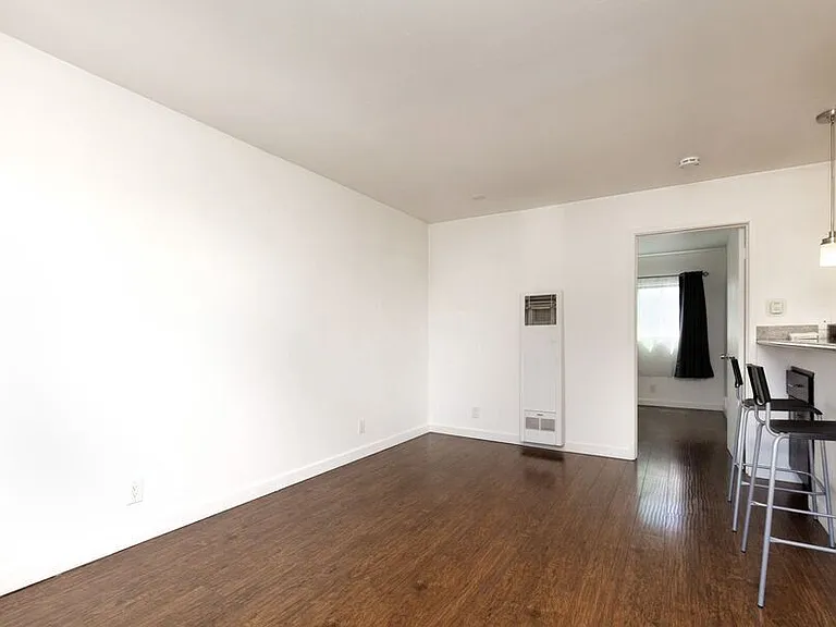 2828 College Ave — Photo 25