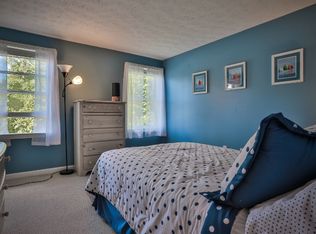 27 Springwood Cir, Hudson, NH 03051
