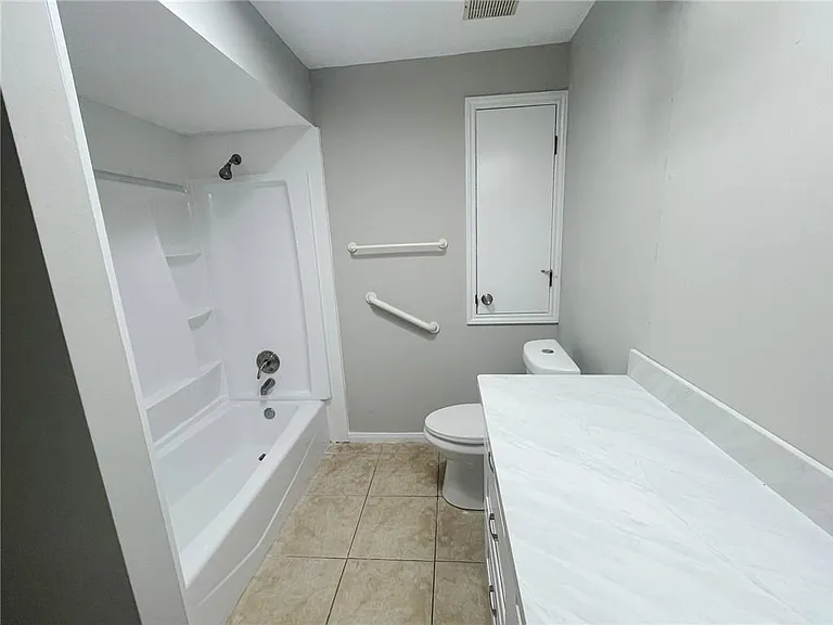18 Jacqueline Ct — Photo 10