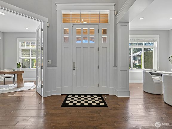 4th image of 2424 108th Avenue NE
