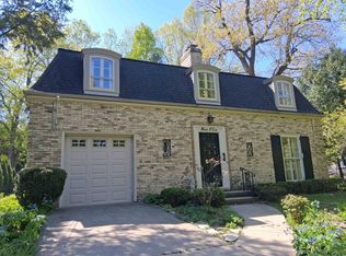 906 Farwell Dr, Madison, WI 53704