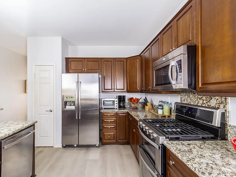 81098 Avenida Vidrio — Photo 8