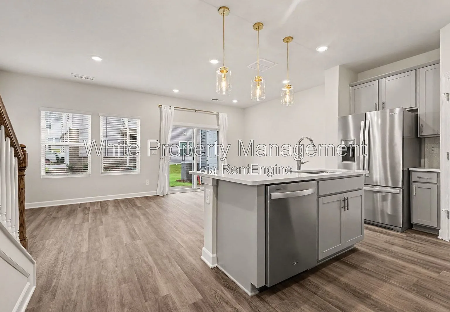 3 bed, 2.5 bath, 1400 sqft, $1,895 — Photo 2