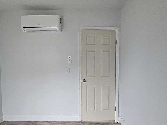5th image of 611 N Exchange St