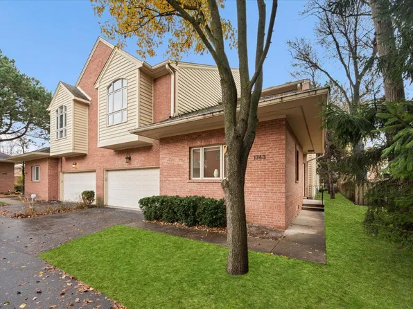 1743 Melise Dr, Glenview, IL 60025