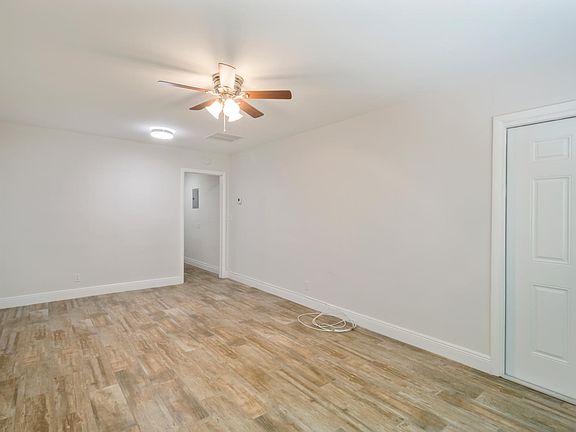 5th image of 823 SE 14th St APT 5
