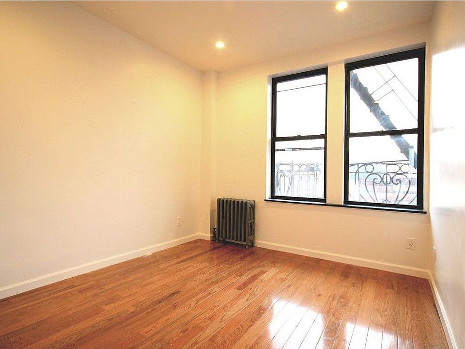 2nd image of 85 Graham Ave #10