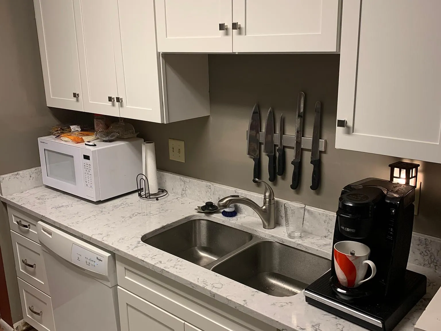 2 bed, 1.5 bath, 912 sqft, $1,300 — Photo 3
