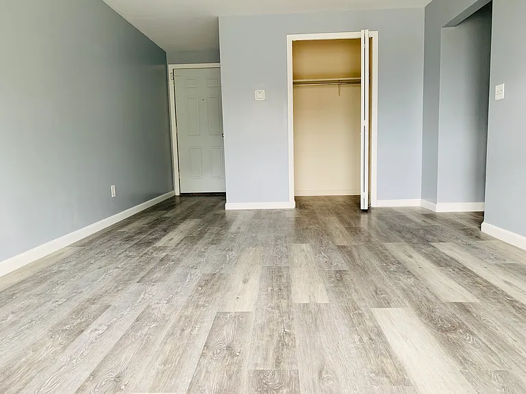 29 Woodbine St #7 — Photo 19