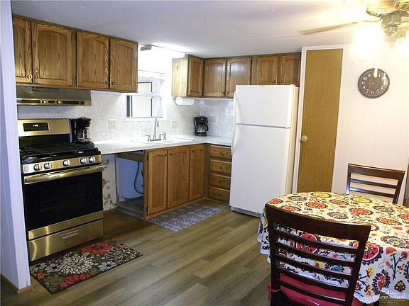 5th image of 418 Las Fuentes Dr