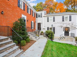 60 Greenwich Hills Dr #60, Greenwich, CT 06831