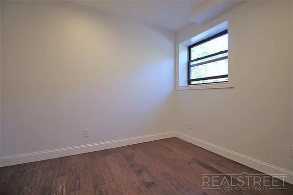 Rented by Real Street Inc | media 8