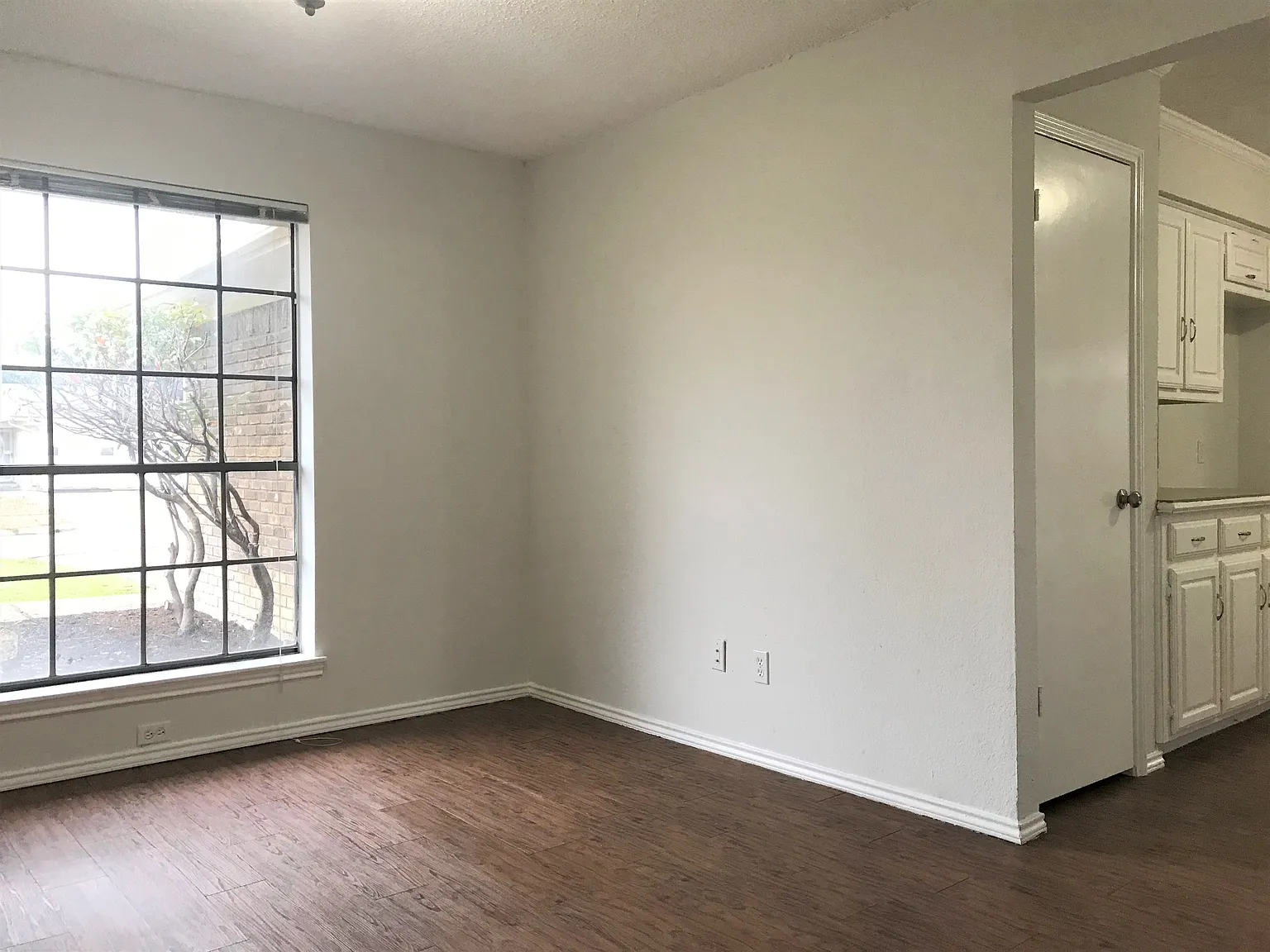 3 bed, 1582 sqft, $2,295 — Photo 4