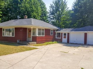 5697 Airline Rd, Fruitport, MI 49415