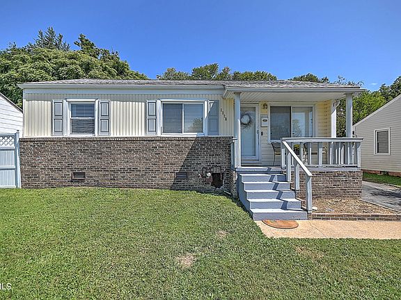 5th image of 1228 Garden Dr