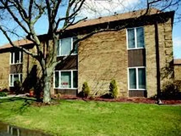 490 Barkwood Dr NW, Grand Rapids, MI 49534