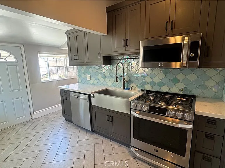 222 S 1st Ave — Photo 6