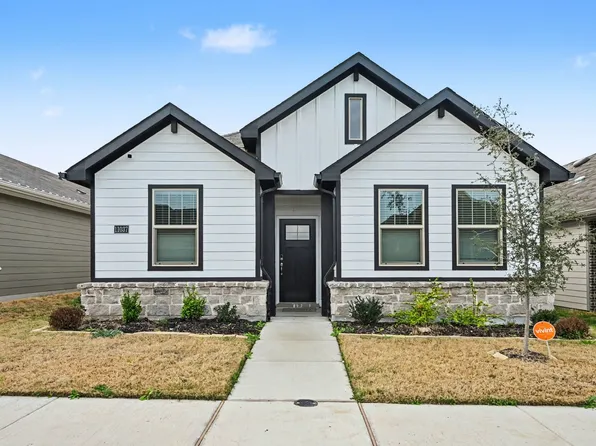 11037 Firebrush Ln, Fort Worth, TX 76108