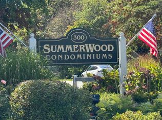 300 Falmouth Rd APT 7E, Mashpee, MA 02649