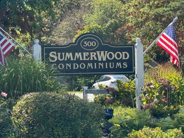 300 Falmouth Rd APT 7E