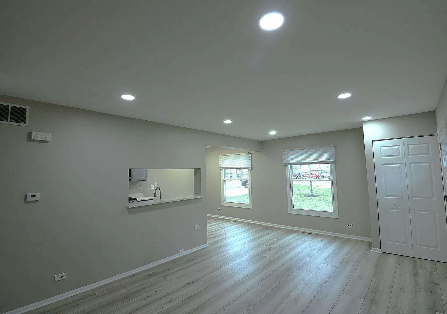 2 bed, 1.5 bath, 1012 sqft, $2,250 — Photo 3