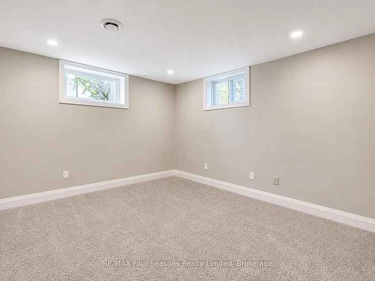 23 Camille Ct — Photo 12