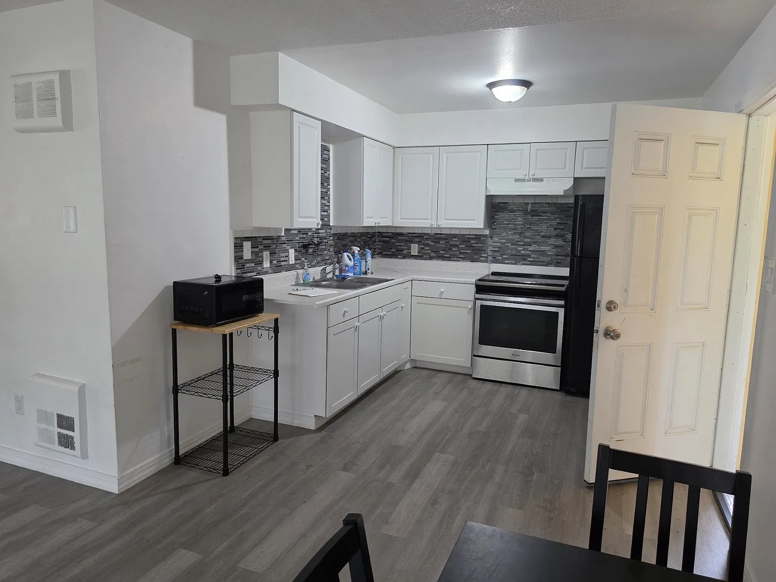 2 bed, 750 sqft, $1,495 — Photo 2