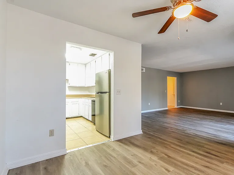 4017 Versailles Dr #4017F — Photo 12