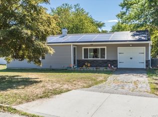 31 Pine Gate, East Patchogue, NY 11772