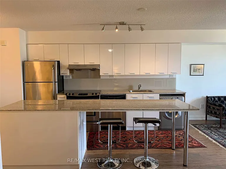 33 Singer Ct #1208 — Photo 4