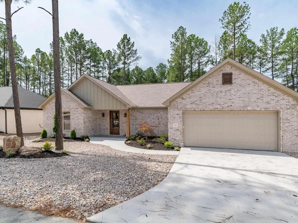 311 Maderas Dr, Hot Springs Village, AR 71909