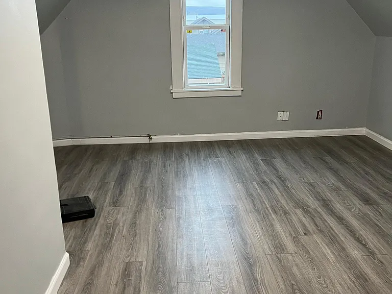 208 E Naches Ave — Photo 7