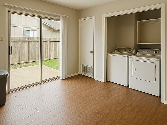 4th image of 2118 Gaston Place Dr