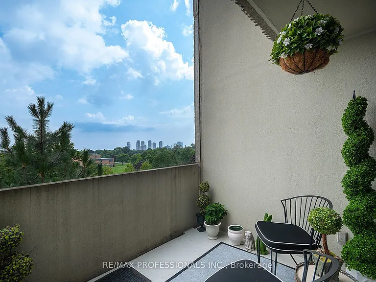 284 Mill Rd #B1 — Photo 8