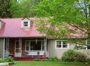 71 Paw Paw Dr, Gallipolis Ferry, WV 25515