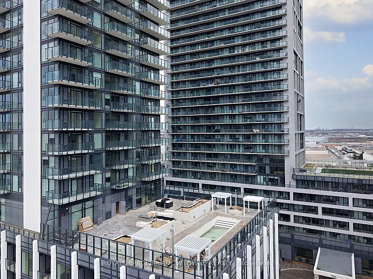 27 Korda Gate #1811 — Photo 35