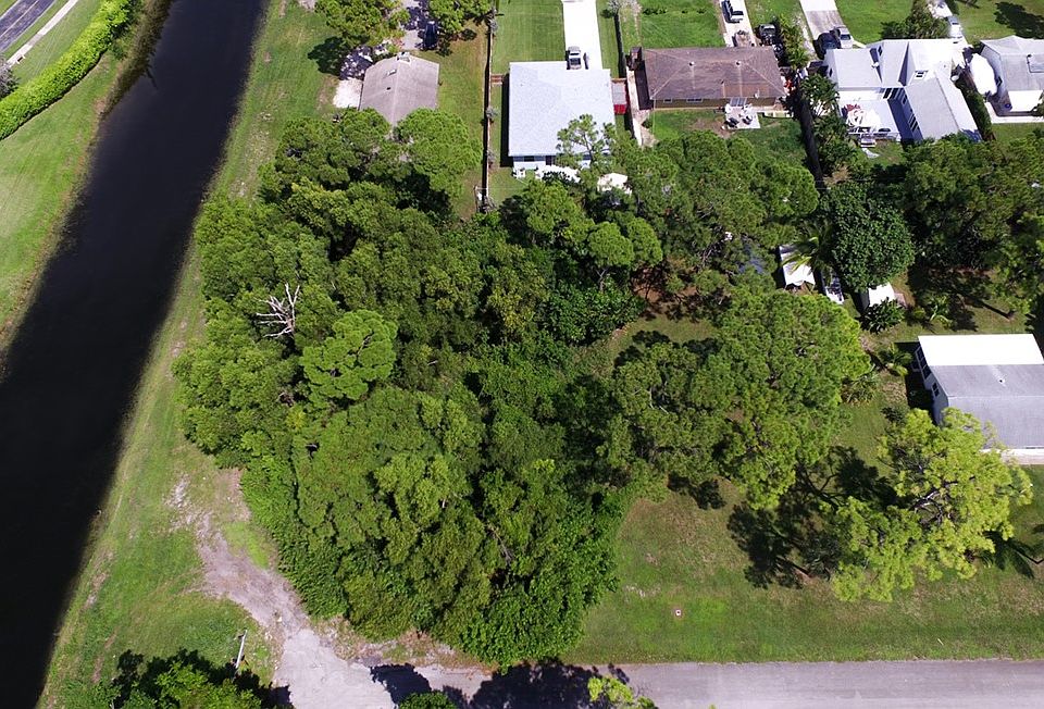 1st image of 5480 Woodland Dr