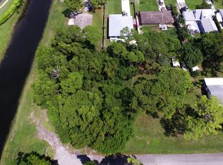 5480 Woodland Dr, Delray Beach, FL 33484