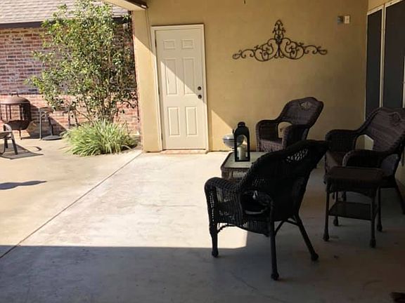 3rd image of 1005 Chinaberry Dr