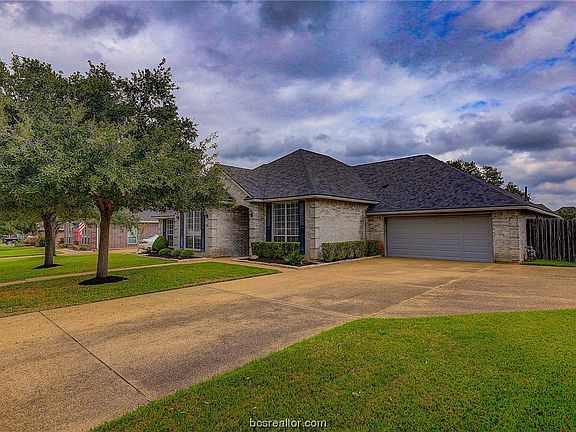 2nd image of 3211 Caterina Ln