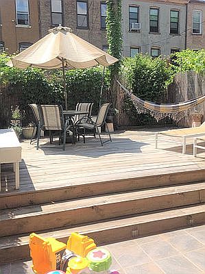 5th image of 814 Jefferson Ave APT 1