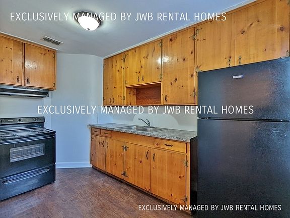 5th image of 403 Chestnut Dr