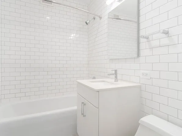 600 Washington Street image 16 of 27