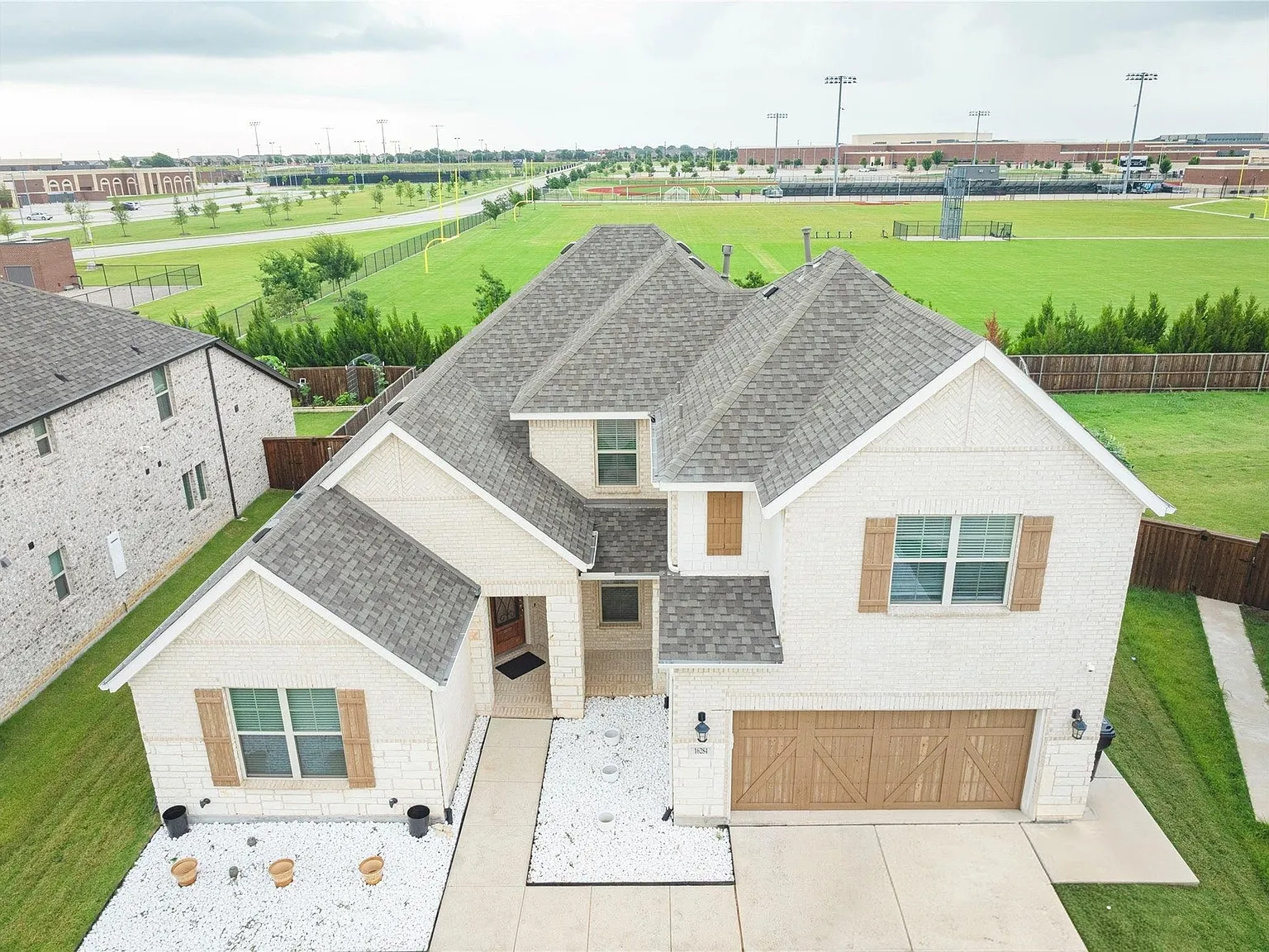 4 bed, 3359 sqft, $3,800 — Photo 4