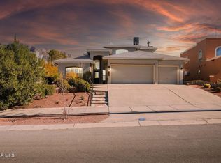852 Via Descanso Dr, El Paso, TX 79912